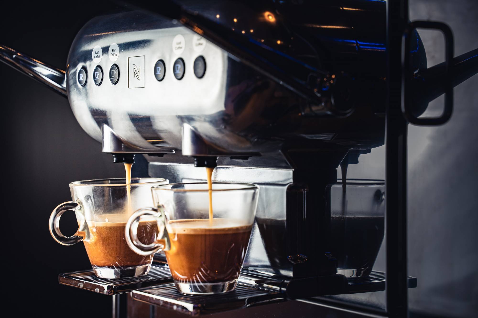 ご宿泊者はキャンバスラウンジでコ�ーヒーを無料でお召し上がりいただけます