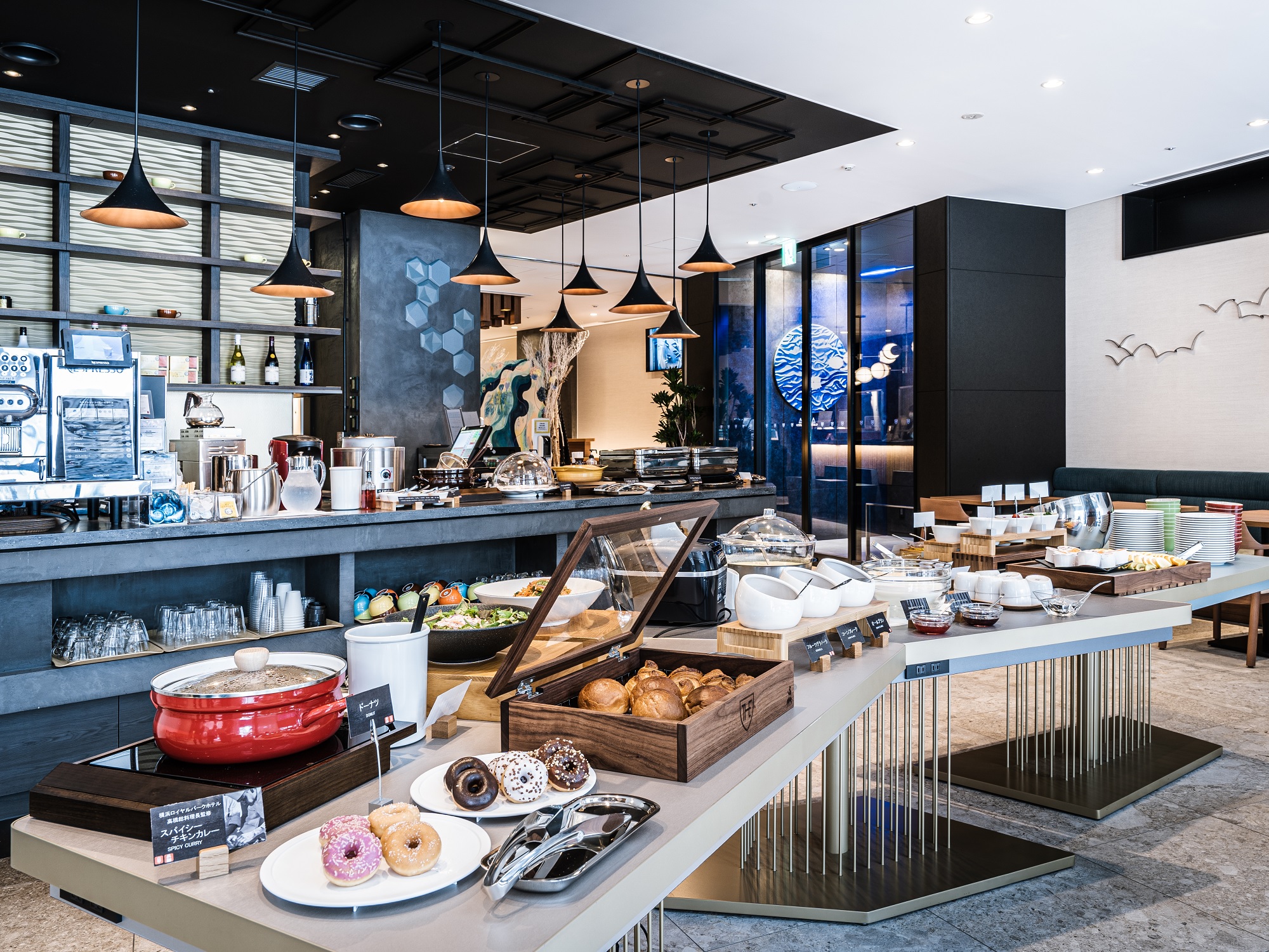 横浜にある70F建てホテル、��「横浜ロイヤルパークホテル」の総料理長監修による朝食ブッフェ。