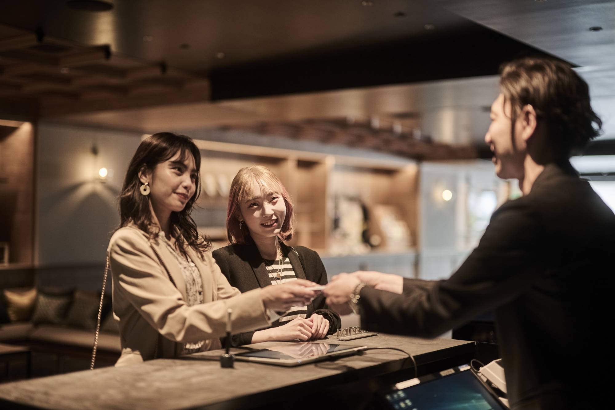 フロントカウンター