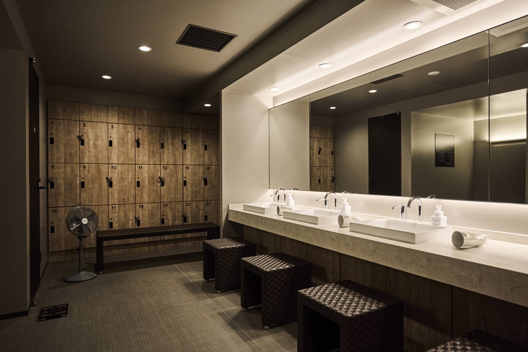 大浴場の脱衣場