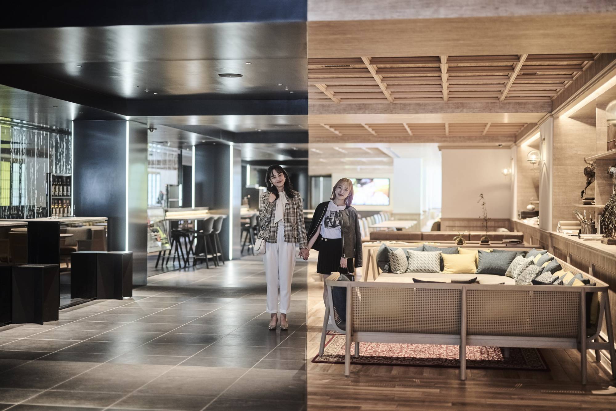 キャンバスラウンジのコンセプトは「コントラスト」。過去と未来をバイカラーのデザインで表現。