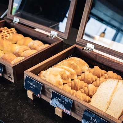 フレンチシェフが手がける「Pain KARATO Boulangerie Cafe」のパン