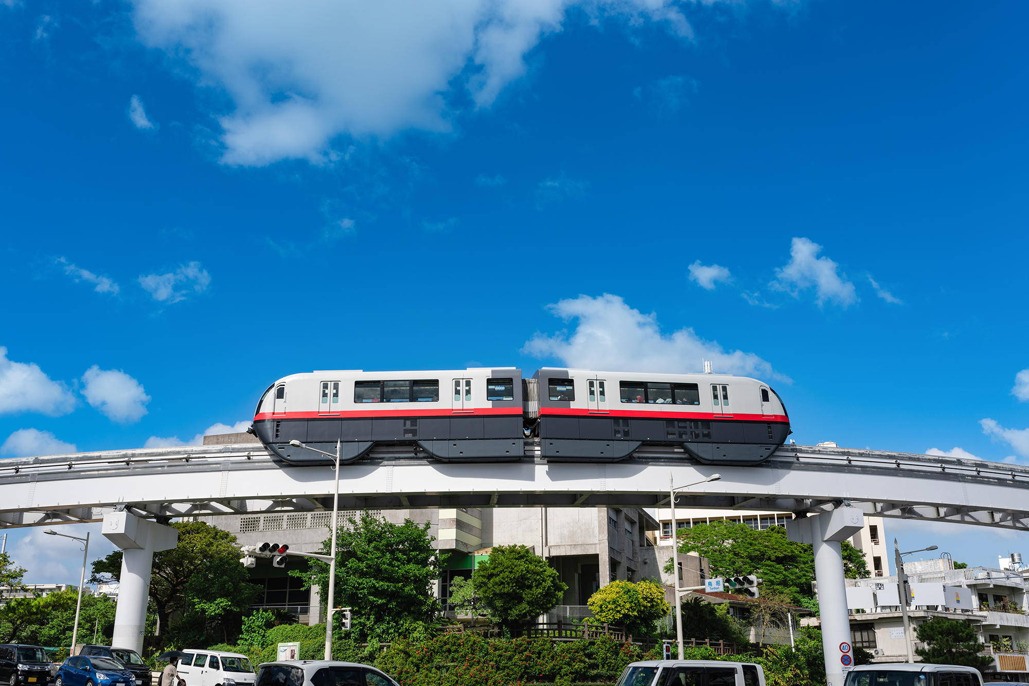 沖縄都市モノレール明治��橋付近