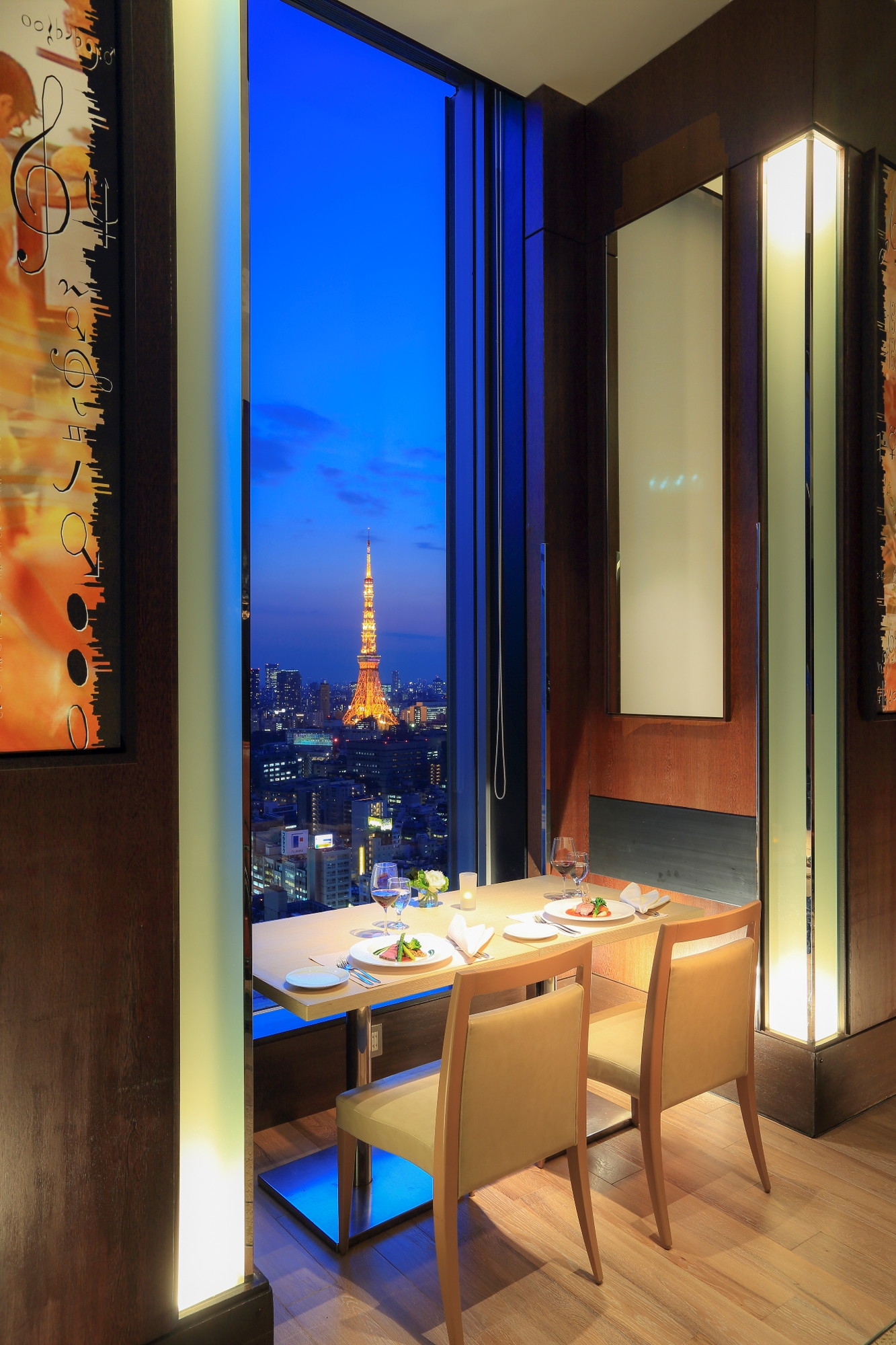 ディナー 東京タワー側テーブル
