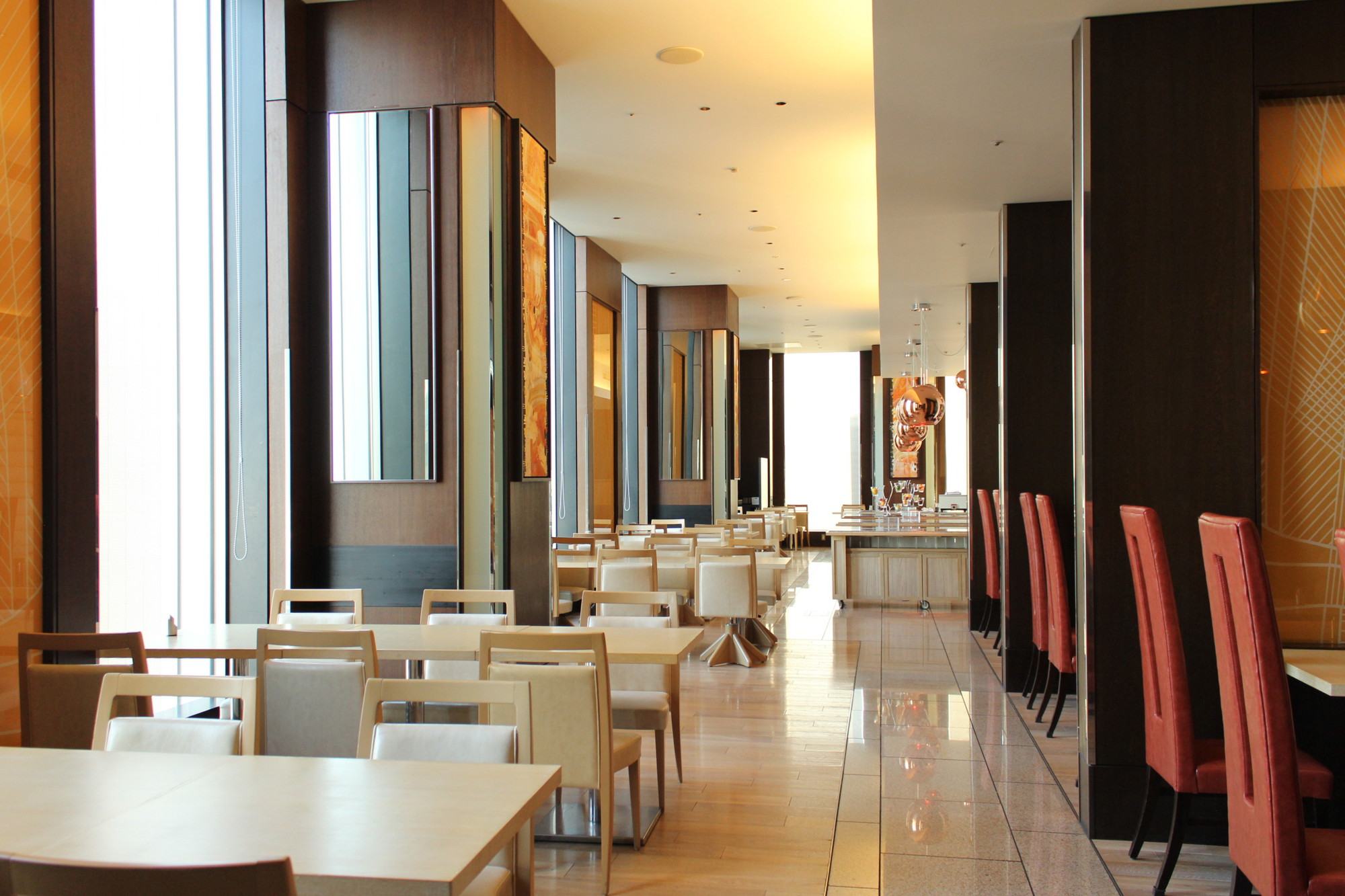 レストラン「HARMONY」店内