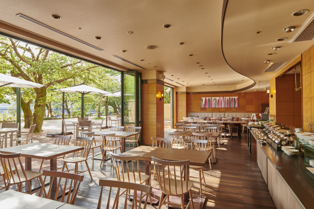 餐厅 "The River Side Cafe"